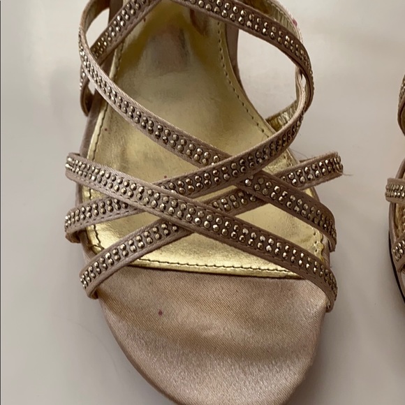 Women’s bridal gold heels size 9.5 - Picture 2 of 5